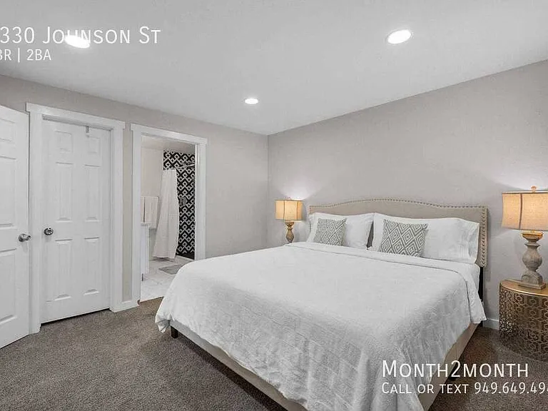 5330 Johnson St — Photo 10