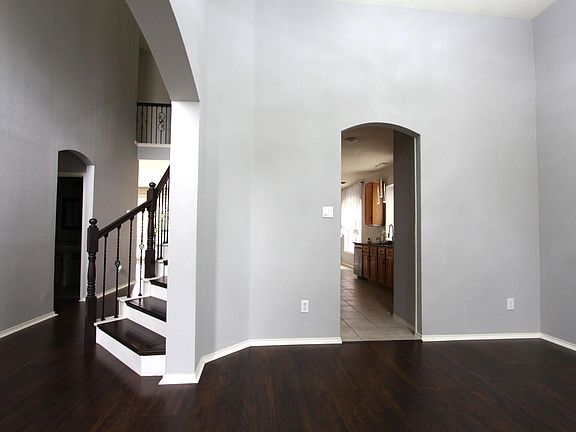 5th image of 2721 Faxon Dr
