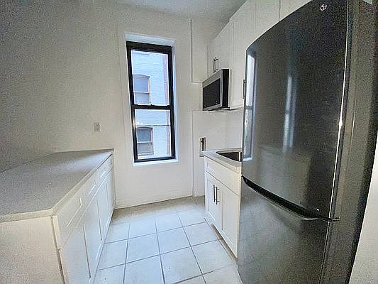 2nd image of 29 E 17th St #217