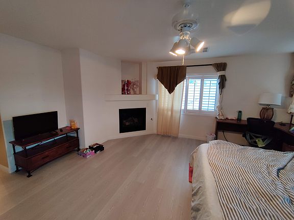 2nd image of 14 Quail Valley St