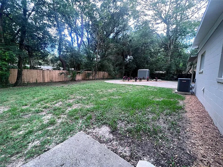 3857 W University Ave — Photo 17