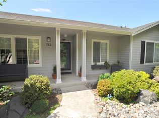 712 Galloway St, Steilacoom, WA 98388