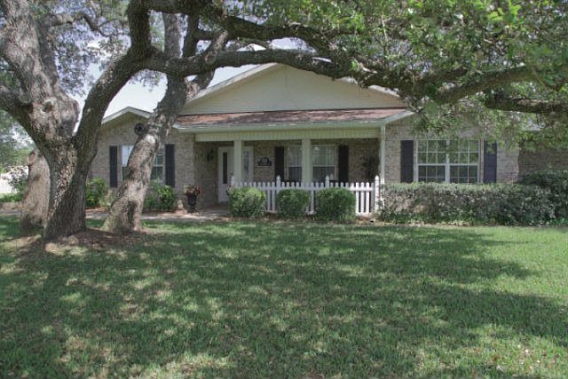 1st image of 721 Lakeshore Dr