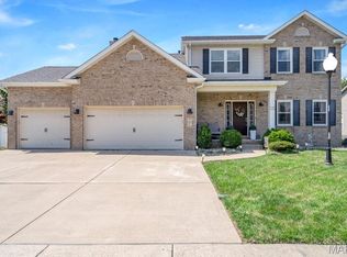 216 Somerset Dr, Glen Carbon, IL 62034