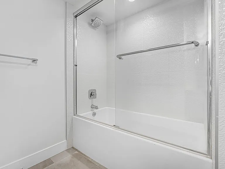 11700 Magnolia Blvd #210 — Photo 7