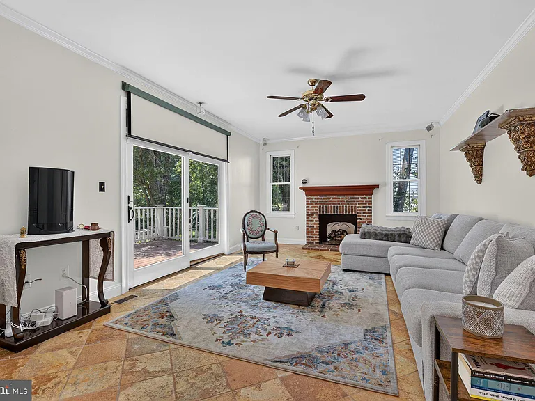 380 Clagett St SW — Photo 16