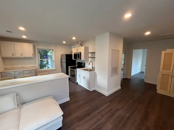 306 W 40th St #Adu, Savannah, GA 31401