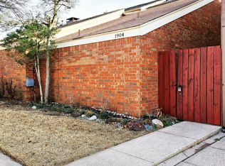 1904 Three Stars Rd, Edmond, OK 73034