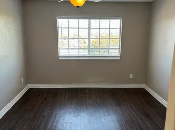 440 W 5th St, Long Beach, CA 90802