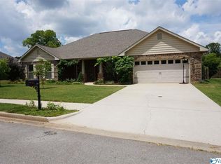 121 Legacy Trace Dr, Huntsville, AL 35806