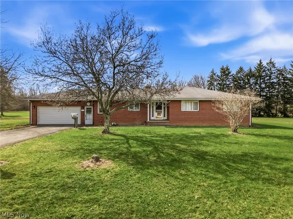 5325 Hoagland Blackstub Rd, Cortland, OH 44410