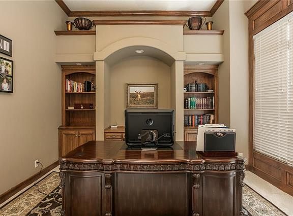 5th image of 5610 W 180th St