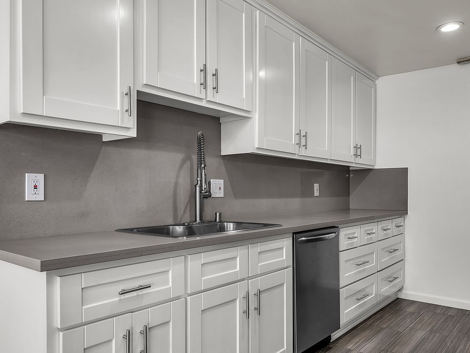 1st image of 1432 S Saltair Ave APT 103