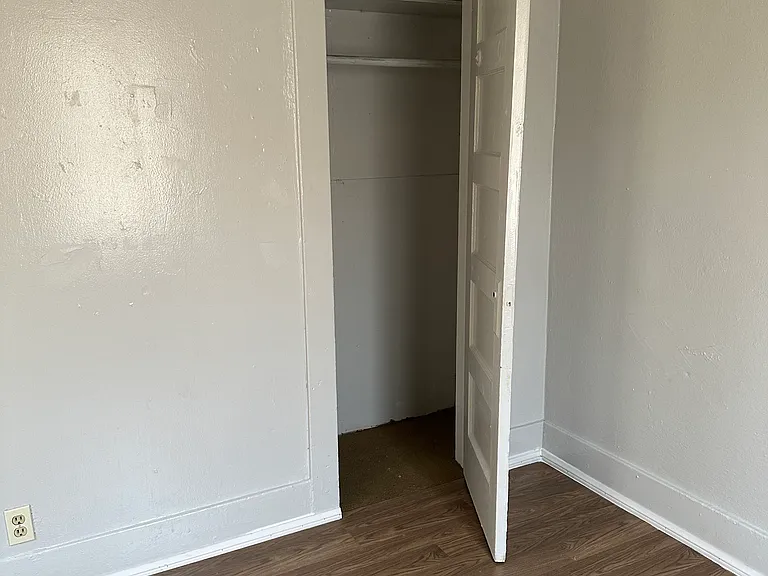 408 N Saint Louis St #410-1/2 — Photo 6