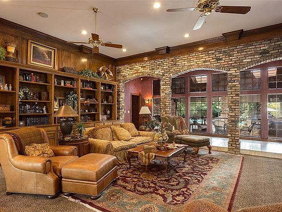 5th image of 11233 Greenbriar Chase