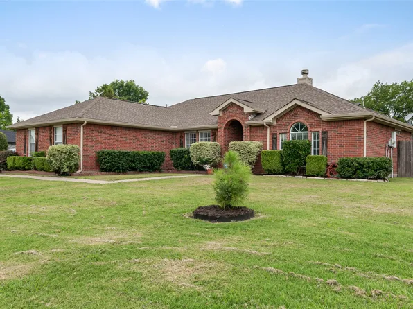 105 Margaret St, Fate, TX 75189