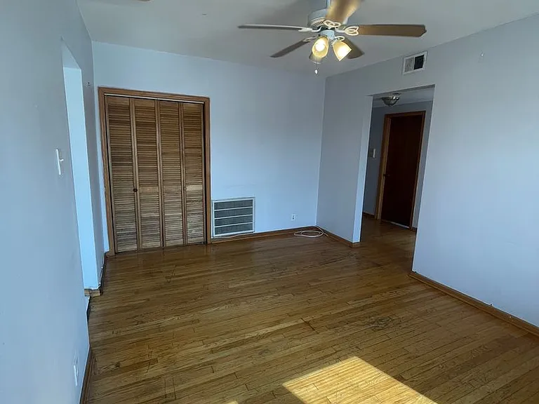 4022 W Montrose Ave — Photo 12