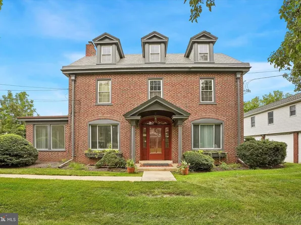 214 N Main St, North Wales, PA 19454