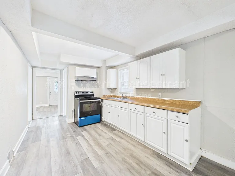 4417 Wayne Ave — Photo 9