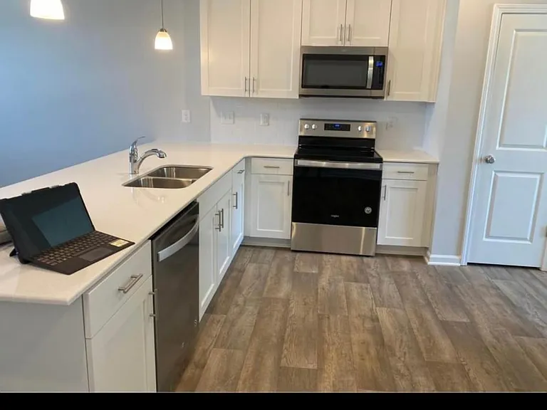 196 Liam St — Photo 6
