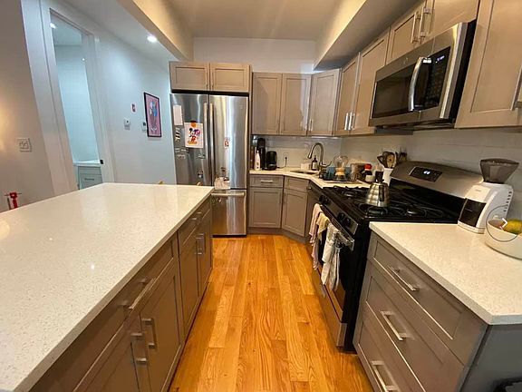 4th image of 926 Lafayette Ave #1GR