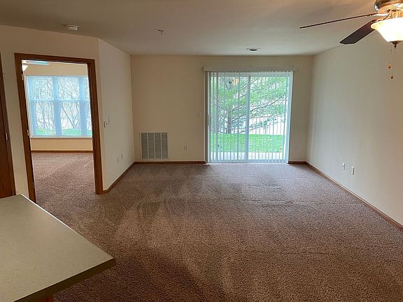 4th image of 925 Harrington Dr #931-106