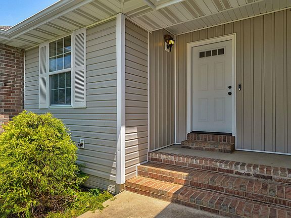 3rd image of 208 Spruce Avenue