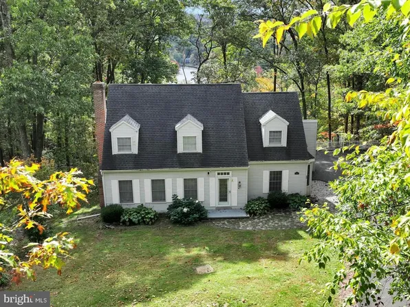 1978 Running Deer Dr, Auburn, PA 17922