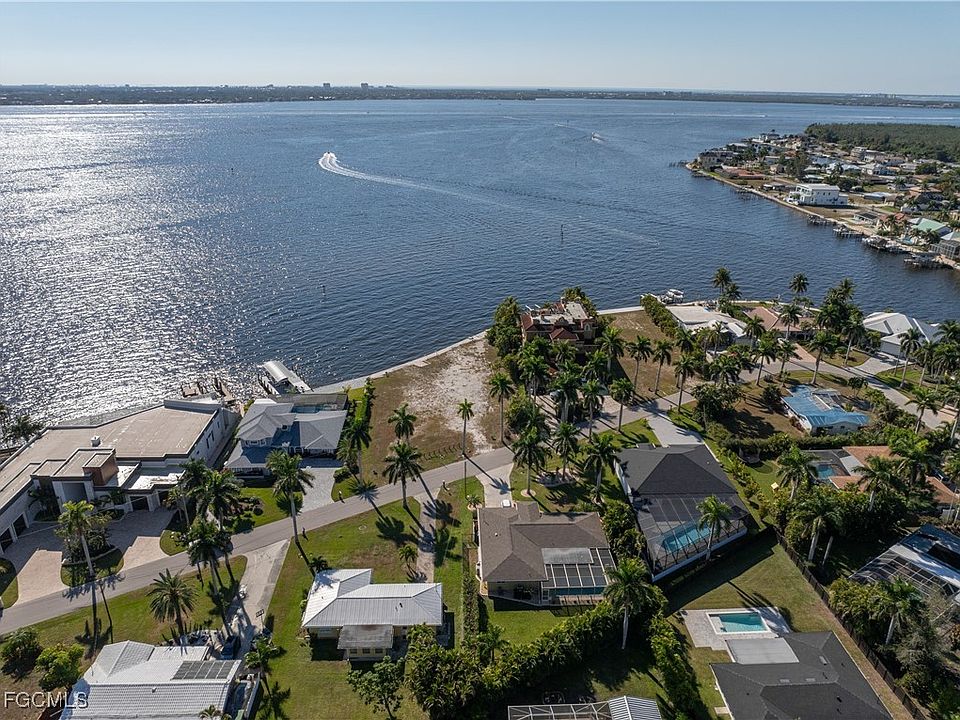 1st image of 238 Bayshore Dr