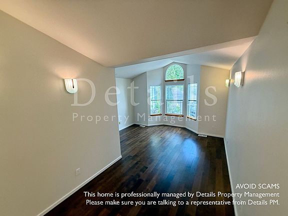 4th image of 140 NE Teri Ct