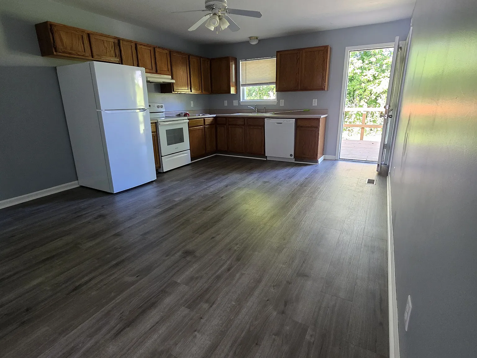 2140 Galaxy Dr — Photo 2