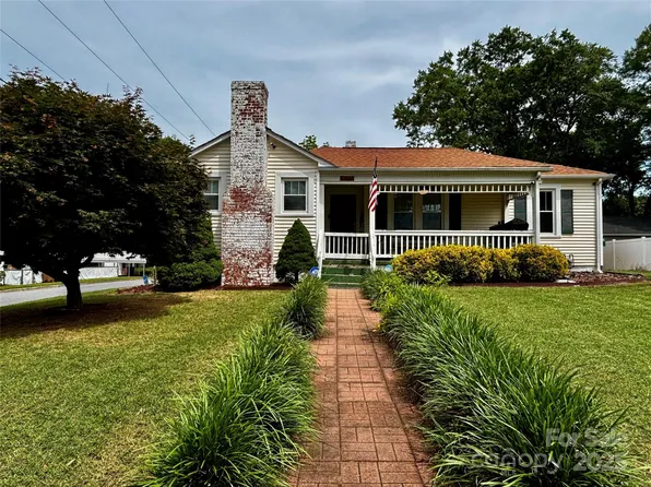 522 W Congress St, Lincolnton, NC 28092