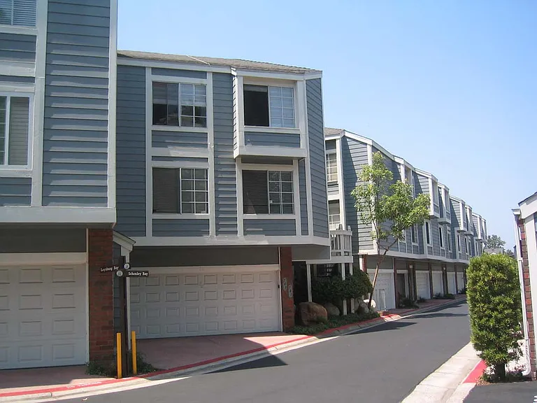744 Wingate Bay — Photo 15