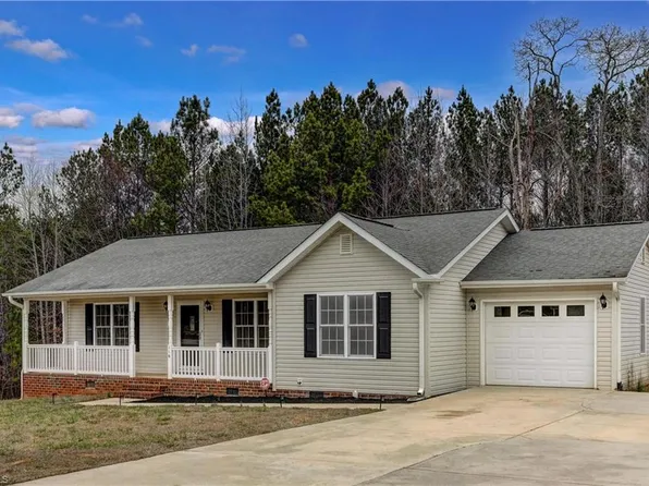 116 Oak St, Stoneville, NC 27048