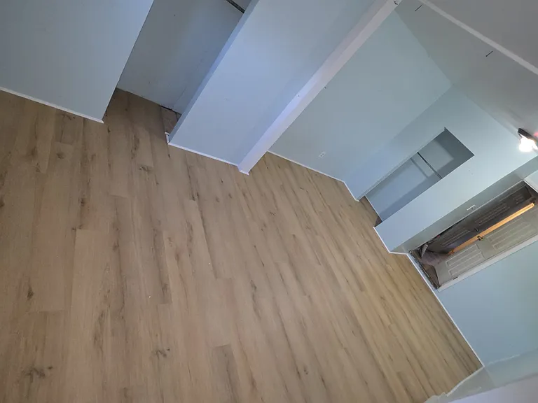 323 N Vine St — Photo 3