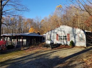 1230 Kuhntown Rd, Somerset, PA 15501
