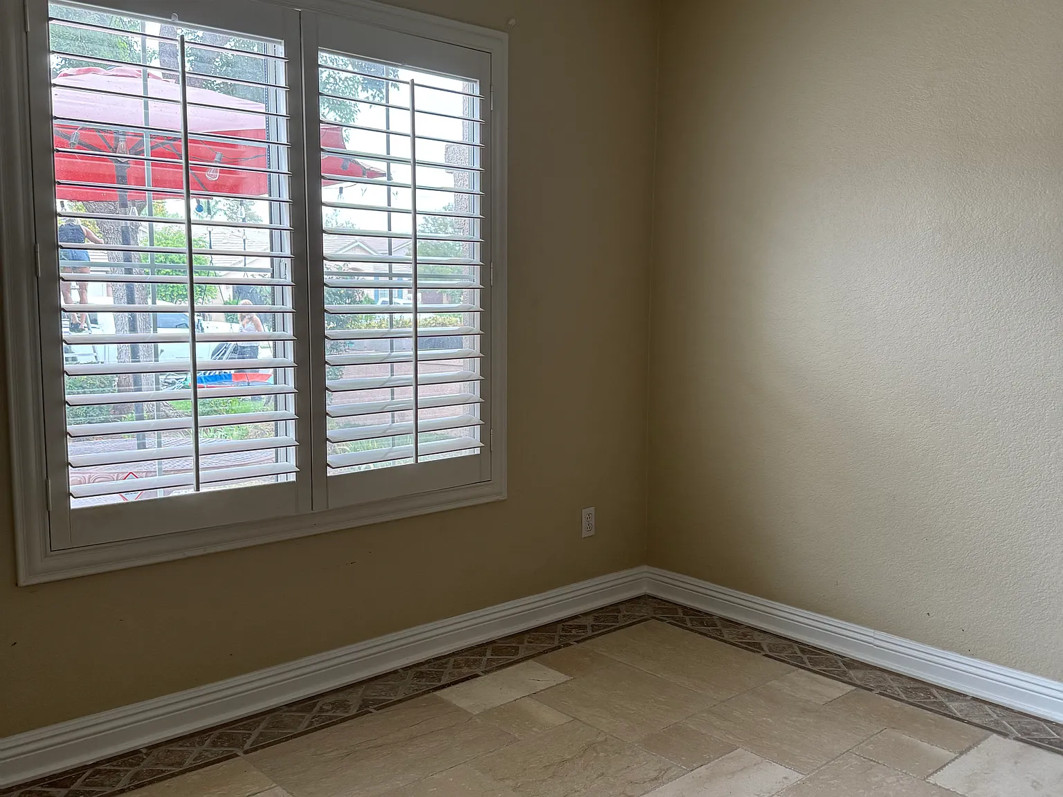 5 bed, 2.5 bath, 3099 sqft, $3,790 — Photo 3
