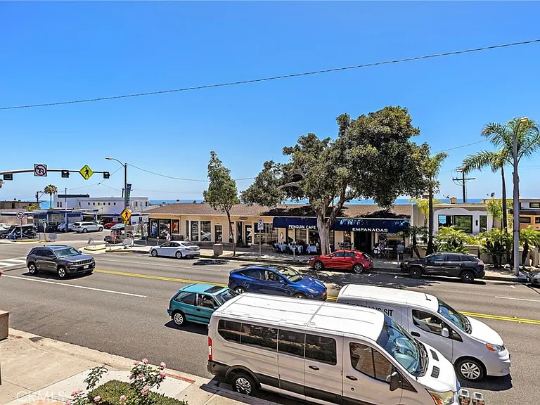 976 S Coast Hwy #A — Photo 11