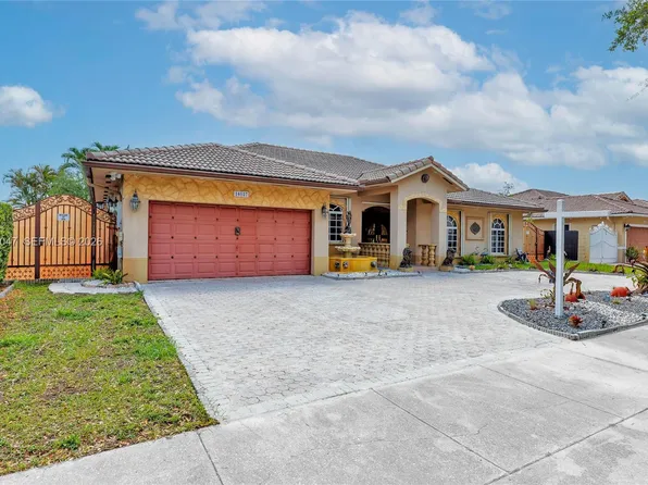 16037 NW 77th Pl, Miami Lakes, FL 33016