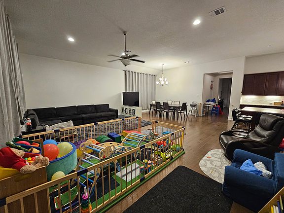 4th image of 20705 Seths Dr