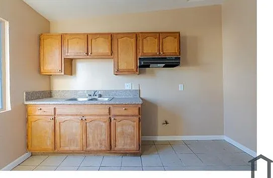 11124 S Normandie Ave #6 — Photo 9