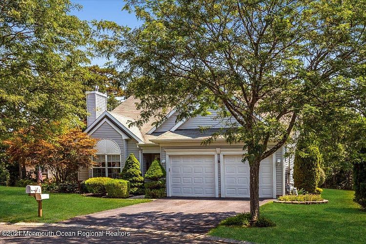 1st image of 4 Pine Valley Ct