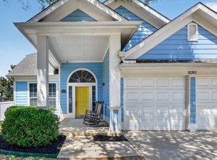 10205 Lakeview Dr, Aubrey, TX 76227