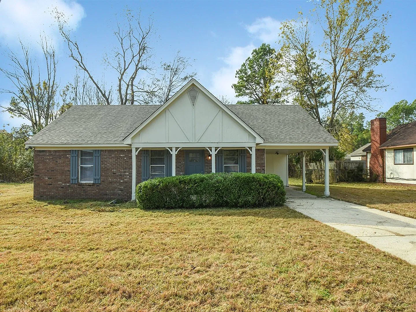 Fully updated 3 bed, 1.5 bath home with wonderful curb appeal north of Memphis. — Photo 1
