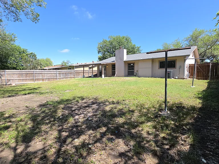 10562 Bounty Dr — Photo 23