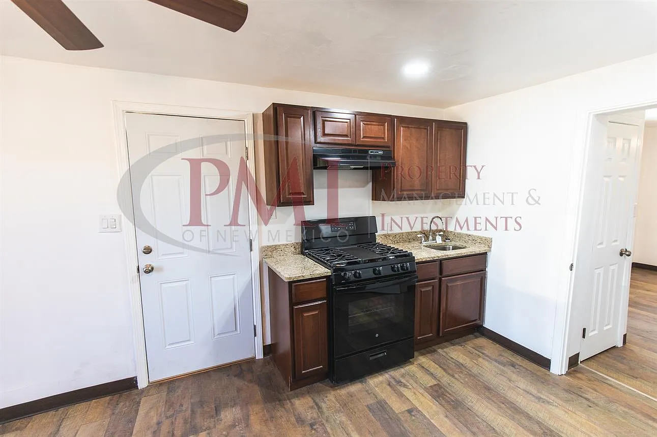 1190 Ridgetop Avenue (Casita) — Photo 4