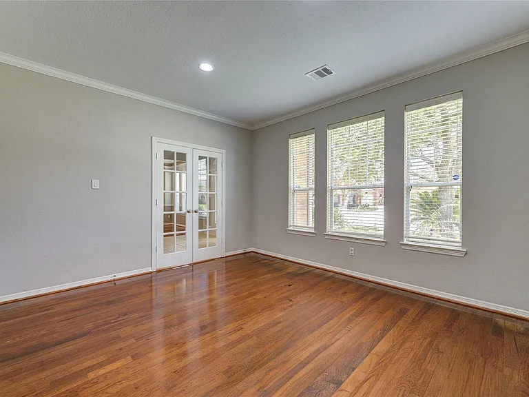 3819 Rivermoss Ln — Photo 23