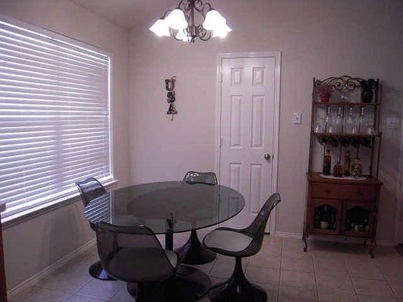 3rd image of 2321 Fieldcrest Dr