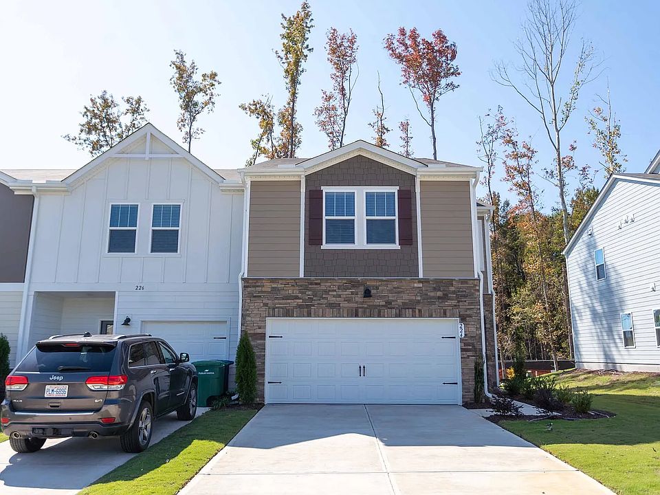 1st image of 224 Brook Farm Ln