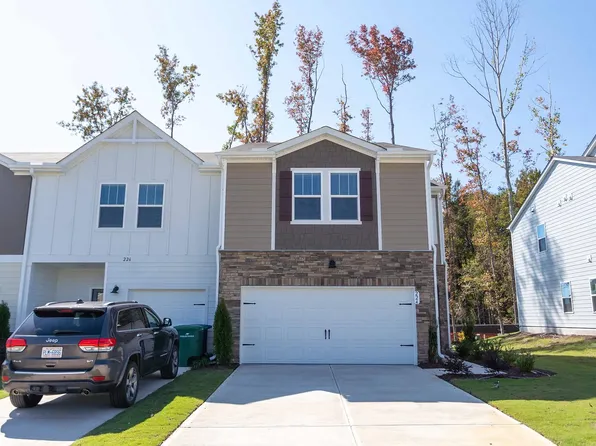 224 Brook Farm Ln, Fuquay Varina, NC 27526